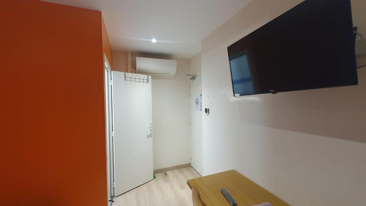Hotel Le Privilege La Courneuve Esterno foto