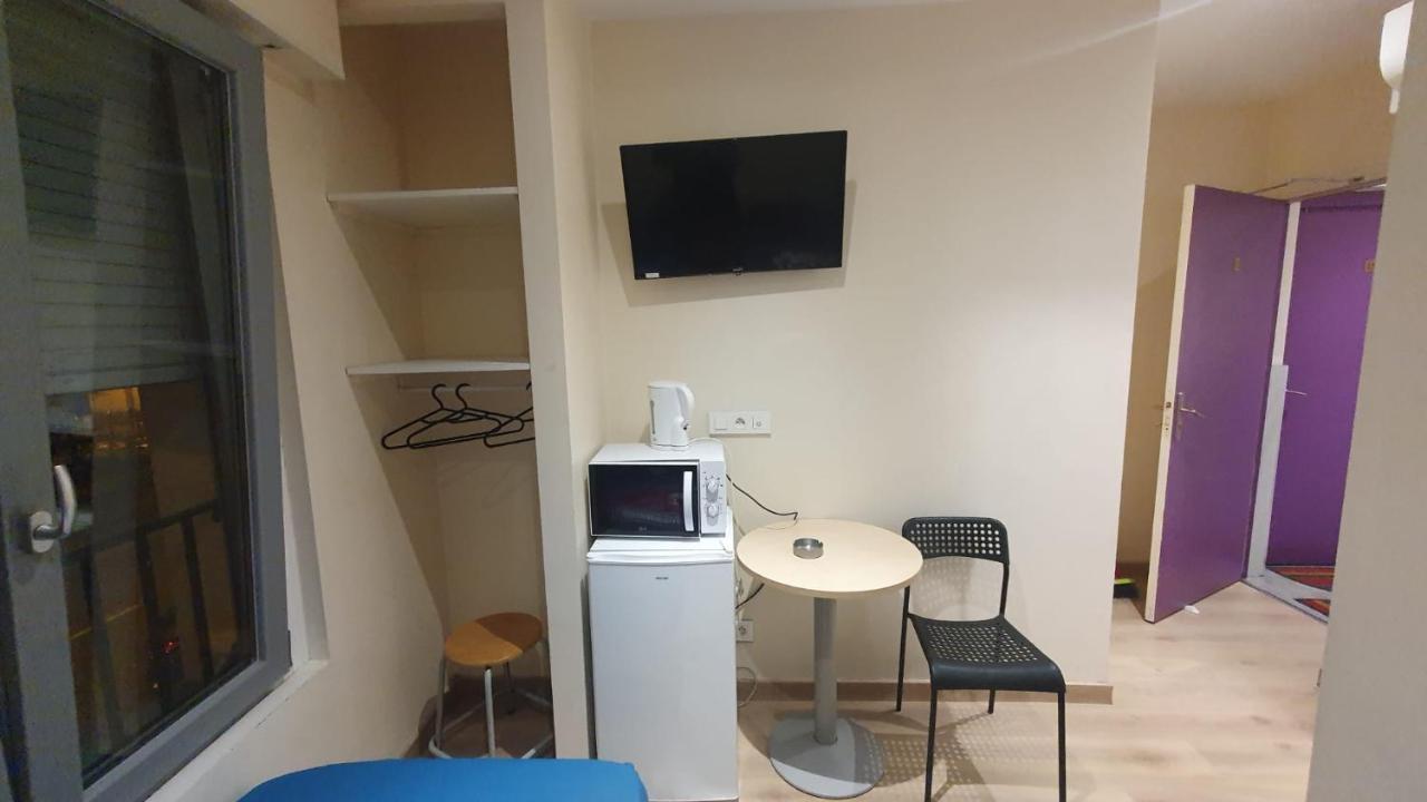 Hotel Le Privilege La Courneuve Esterno foto