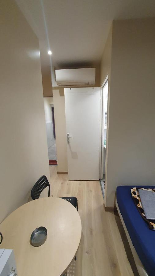 Hotel Le Privilege La Courneuve Esterno foto