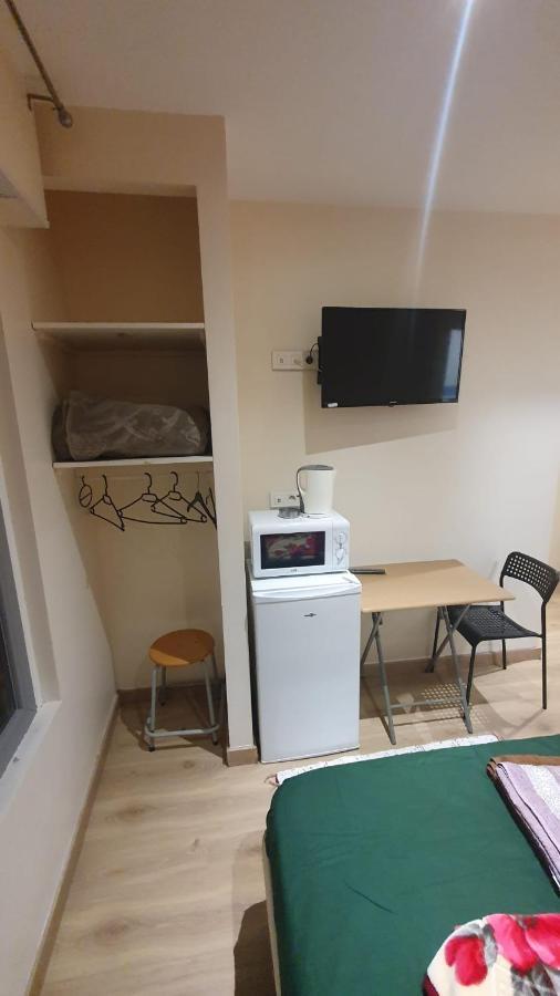 Hotel Le Privilege La Courneuve Esterno foto