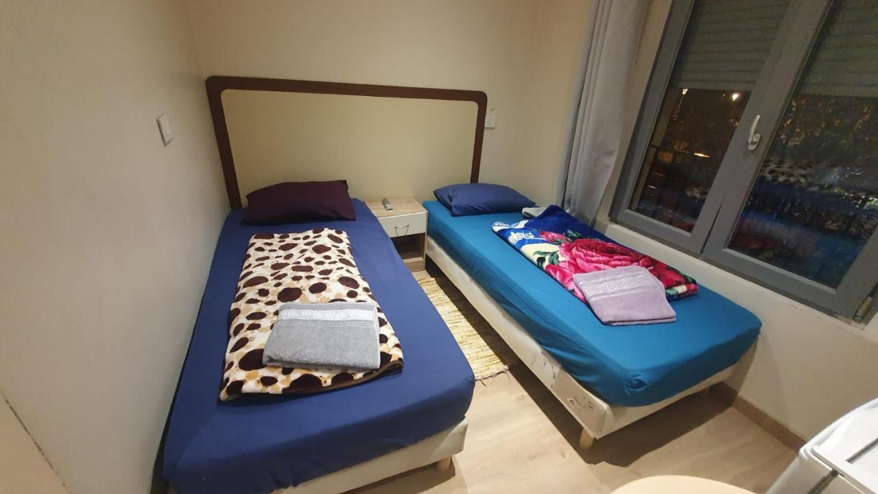 Hotel Le Privilege La Courneuve Esterno foto